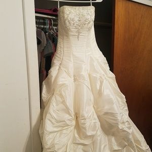 Wedding dress